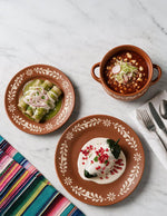 Cargue la imagen en el visor de la galería, Vajilla Chefmaker Mex de Cerámica Mate Café 12 Piezas con Relieve para 4 Personas - Chefmaker.com.mx